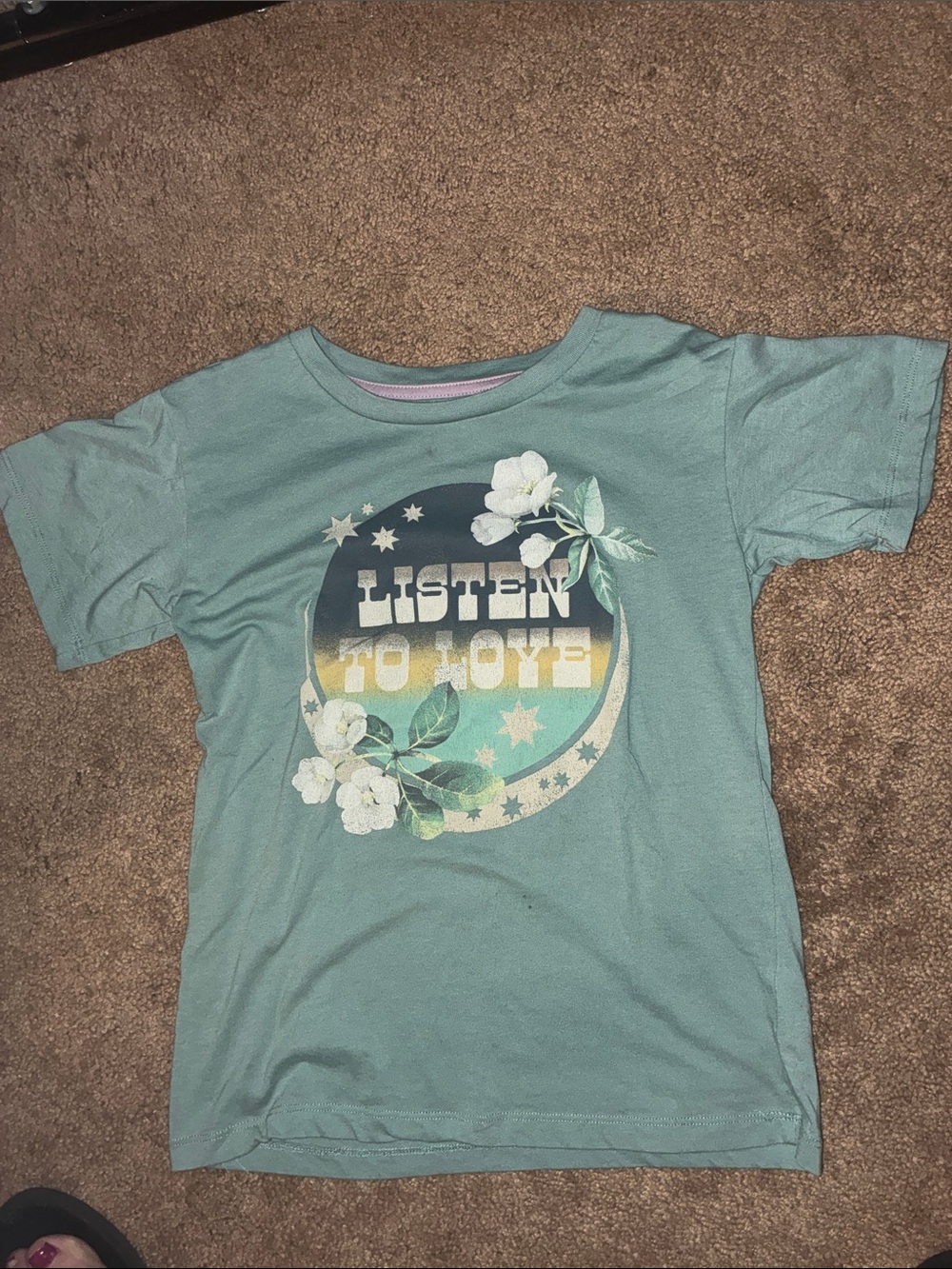 Girls' Green Graphic Tee - "Listen to Love"